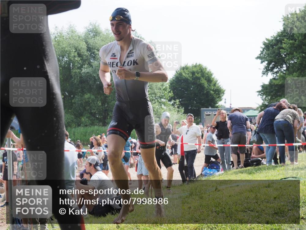15.06.2025 - 27. Vierlanden-Triathlon KatJ http://msf.ph/oto/7998986 15.06.2025 09:56:16 Schwimmen 260, 268, 277, 285, 314, 315, 323, 349, 357 meine-sportfotos.de