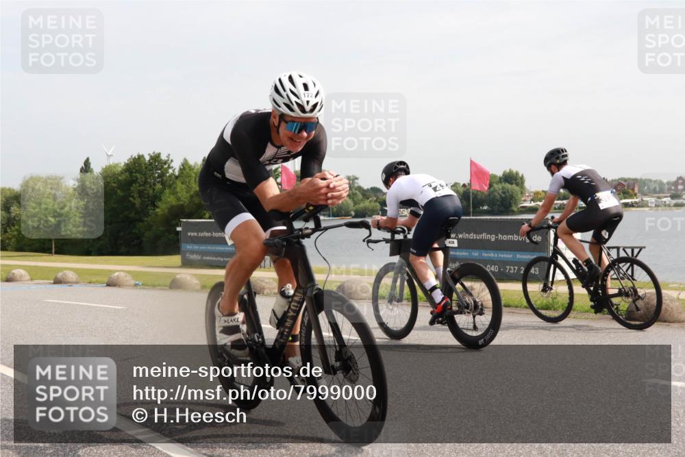 15.06.2025 - 27. Vierlanden-Triathlon H.Heesch http://msf.ph/oto/7999000 15.06.2025 10:04:47 Radfahren 116, 172, 268, 312, 314, 322, 341, 438 meine-sportfotos.de