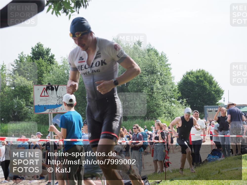 15.06.2025 - 27. Vierlanden-Triathlon KatJ http://msf.ph/oto/7999002 15.06.2025 09:56:16 Schwimmen 260, 268, 277, 285, 314, 315, 323, 349, 357 meine-sportfotos.de