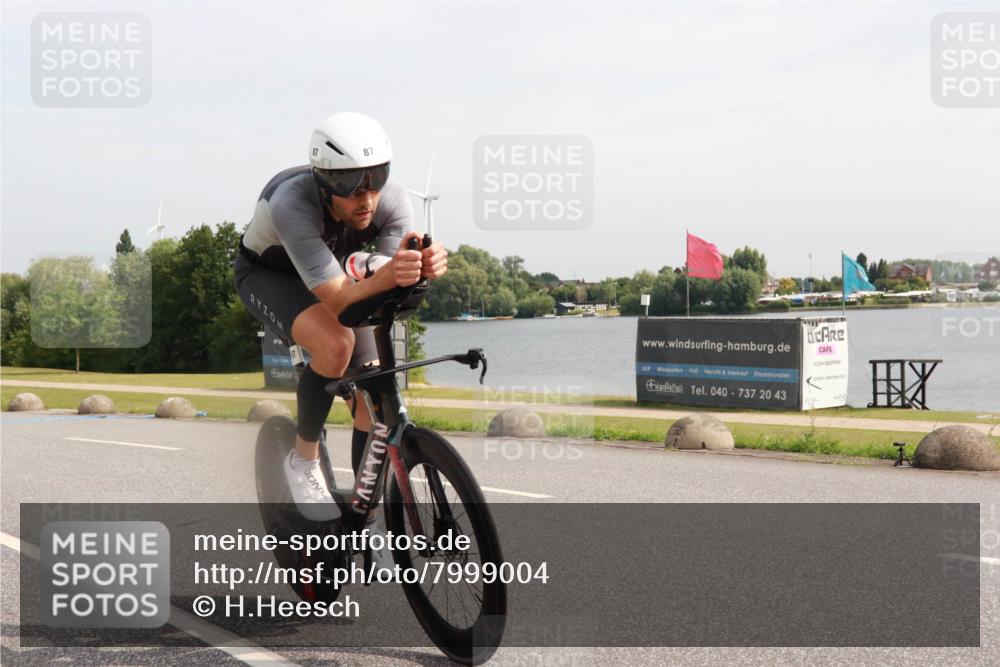 15.06.2025 - 27. Vierlanden-Triathlon H.Heesch http://msf.ph/oto/7999004 15.06.2025 10:05:01 Radfahren 87, 276, 349 meine-sportfotos.de