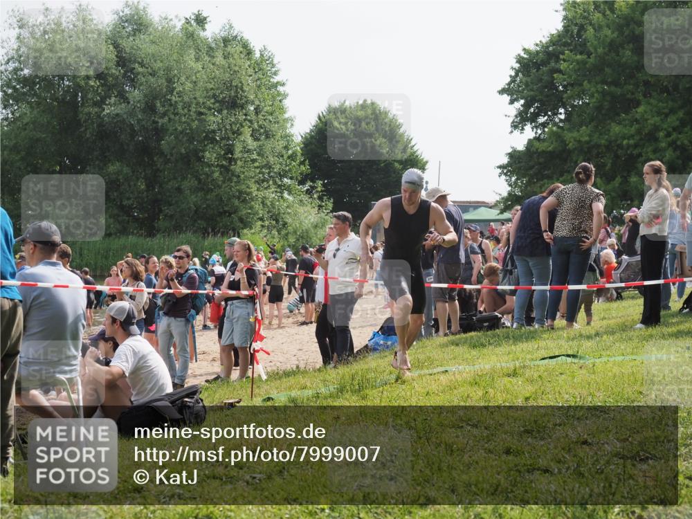 15.06.2025 - 27. Vierlanden-Triathlon KatJ http://msf.ph/oto/7999007 15.06.2025 09:56:17 Schwimmen 260, 268, 277, 285, 314, 315, 323, 349, 357 meine-sportfotos.de