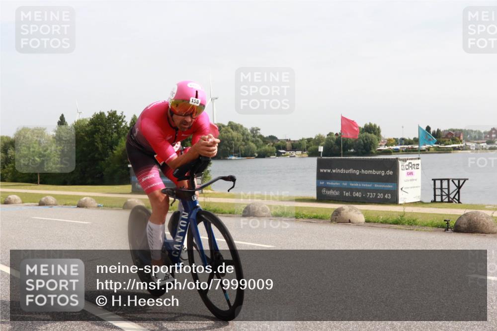 15.06.2025 - 27. Vierlanden-Triathlon H.Heesch http://msf.ph/oto/7999009 15.06.2025 10:07:41 Radfahren 158, 252 meine-sportfotos.de