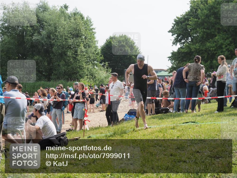 15.06.2025 - 27. Vierlanden-Triathlon KatJ http://msf.ph/oto/7999011 15.06.2025 09:56:17 Schwimmen 260, 268, 277, 285, 314, 315, 323, 349, 357 meine-sportfotos.de