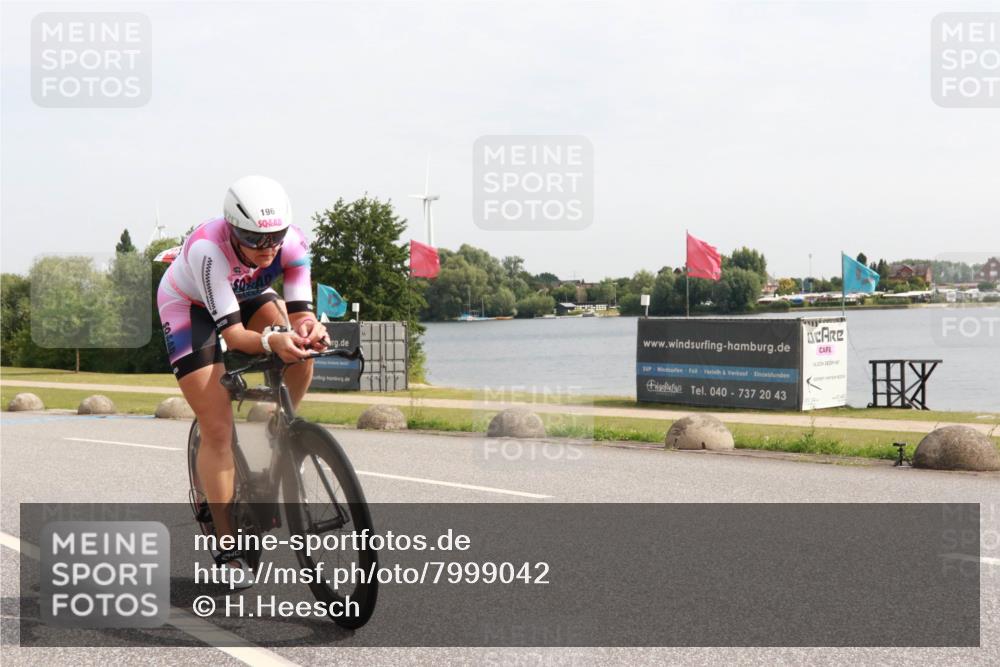15.06.2025 - 27. Vierlanden-Triathlon H.Heesch http://msf.ph/oto/7999042 15.06.2025 10:11:08 Radfahren 41, 188, 196 meine-sportfotos.de