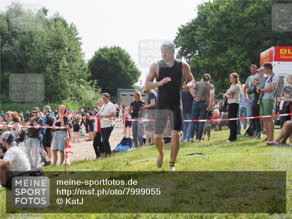 15.06.2025 - 27. Vierlanden-Triathlon KatJ http://msf.ph/oto/7999055 15.06.2025 09:56:18 Schwimmen 260, 277, 285, 314, 315, 323, 349, 357, 438 meine-sportfotos.de