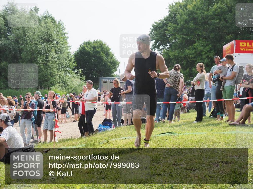 15.06.2025 - 27. Vierlanden-Triathlon KatJ http://msf.ph/oto/7999063 15.06.2025 09:56:18 Schwimmen 260, 277, 285, 314, 315, 323, 349, 357, 438 meine-sportfotos.de