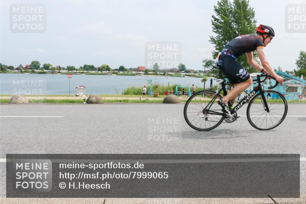 21.06.2025 - 27. Vierlanden-Triathlon H.Heesch http://msf.ph/oto/7999065 15.06.2025 12:31:44 Radfahren 785, 861, 1000, 1001, 1002, 1003 meine-sportfotos.de