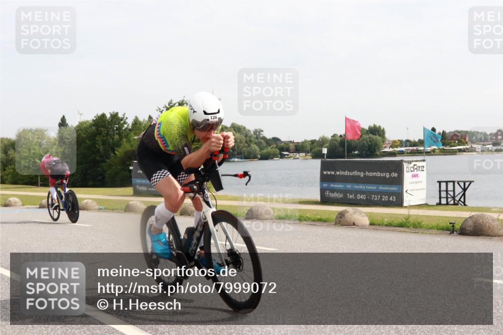 15.06.2025 - 27. Vierlanden-Triathlon H.Heesch http://msf.ph/oto/7999072 15.06.2025 10:12:50 Radfahren 126, 158, 180, 366, 406 meine-sportfotos.de