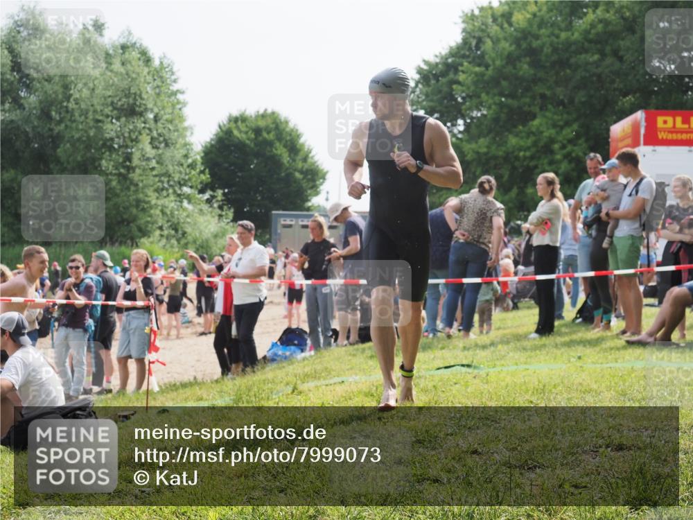 15.06.2025 - 27. Vierlanden-Triathlon KatJ http://msf.ph/oto/7999073 15.06.2025 09:56:18 Schwimmen 260, 277, 285, 314, 315, 323, 349, 357, 438 meine-sportfotos.de