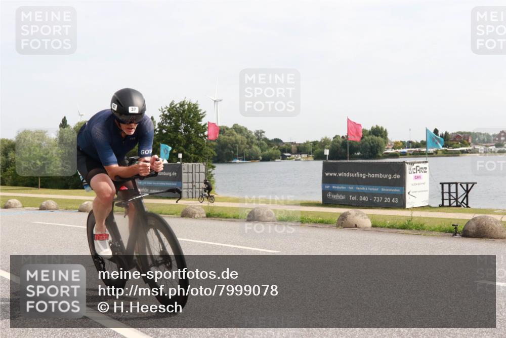15.06.2025 - 27. Vierlanden-Triathlon H.Heesch http://msf.ph/oto/7999078 15.06.2025 10:13:24 Radfahren 37, 384, 415 meine-sportfotos.de