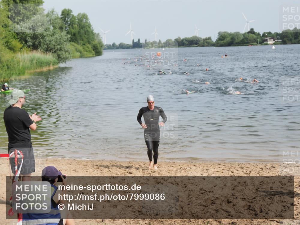 21.06.2025 - 27. Vierlanden-Triathlon MichiJ http://msf.ph/oto/7999086 15.06.2026 10:03:16 Schwimmen 406 meine-sportfotos.de