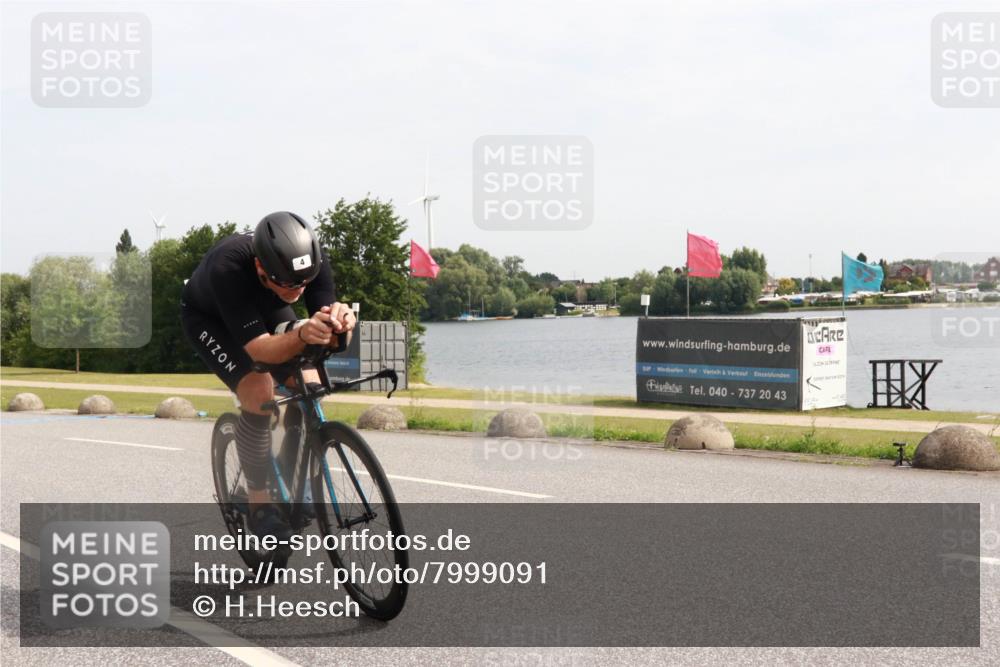 15.06.2025 - 27. Vierlanden-Triathlon H.Heesch http://msf.ph/oto/7999091 15.06.2025 10:13:48 Radfahren 4 meine-sportfotos.de