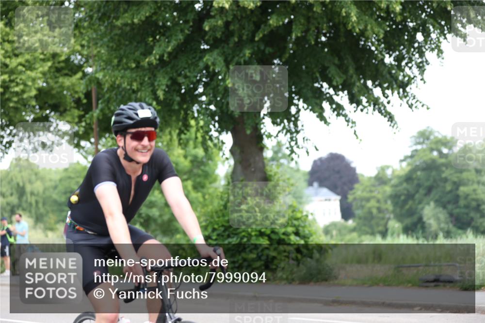 15.06.2025 - 7 Türme Triathlon Yannick Fuchs http://msf.ph/oto/7999094 15.06.2025 12:20:39 Radfahren 511, 537, 567 meine-sportfotos.de