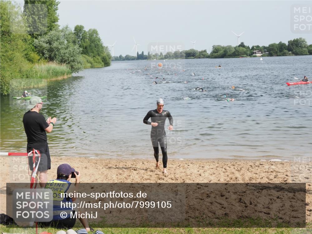 21.06.2025 - 27. Vierlanden-Triathlon MichiJ http://msf.ph/oto/7999105 15.06.2026 10:03:16 Schwimmen 406 meine-sportfotos.de