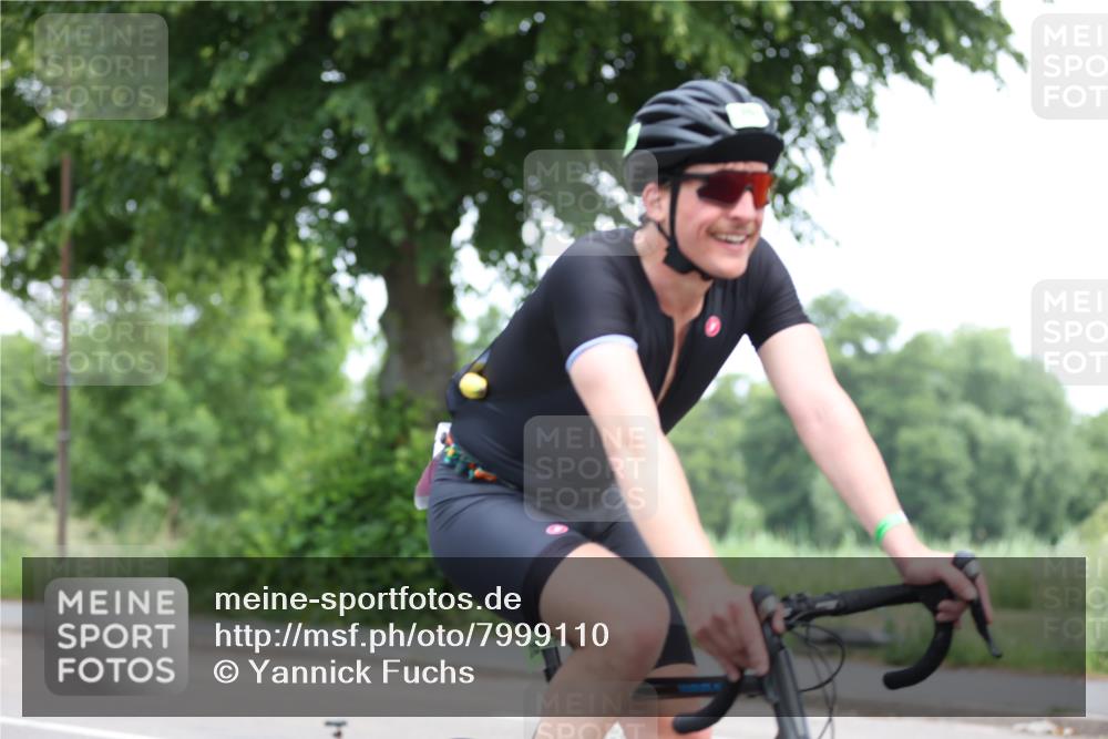 15.06.2025 - 7 Türme Triathlon Yannick Fuchs http://msf.ph/oto/7999110 15.06.2025 12:20:39 Radfahren 511, 537, 567 meine-sportfotos.de