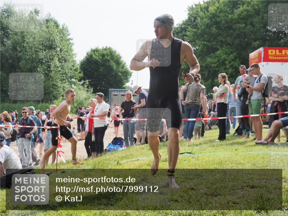 15.06.2025 - 27. Vierlanden-Triathlon KatJ http://msf.ph/oto/7999112 15.06.2025 09:56:19 Schwimmen 260, 277, 285, 314, 315, 323, 349, 357, 438 meine-sportfotos.de