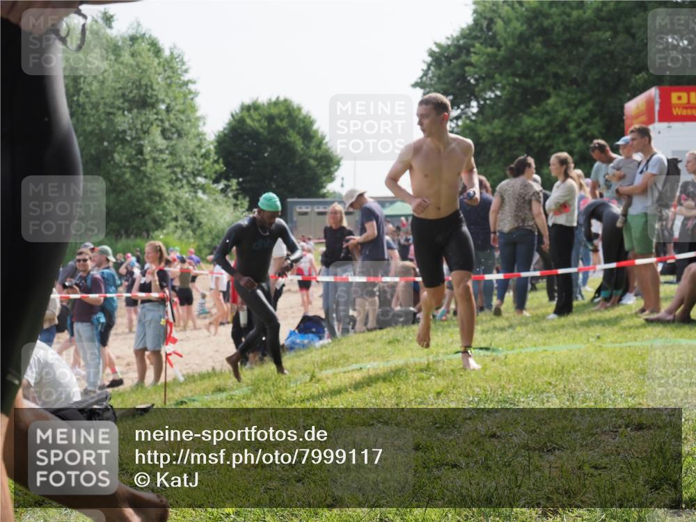 15.06.2025 - 27. Vierlanden-Triathlon KatJ http://msf.ph/oto/7999117 15.06.2025 09:56:20 Schwimmen 260, 277, 285, 314, 315, 323, 349, 357, 438 meine-sportfotos.de
