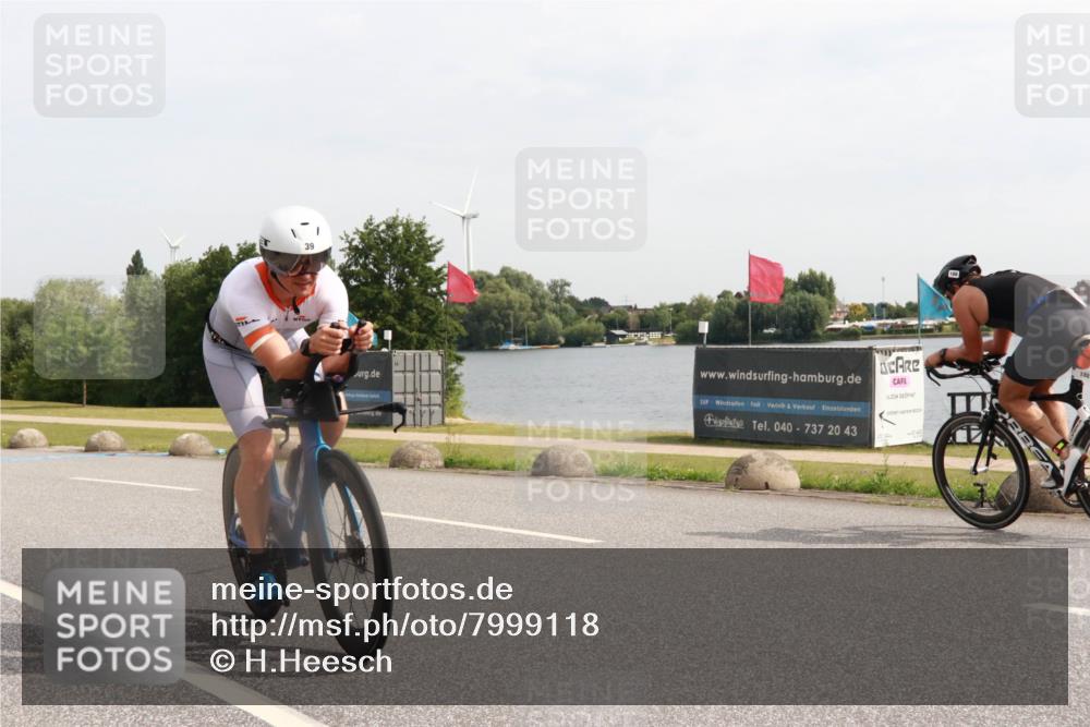 15.06.2025 - 27. Vierlanden-Triathlon H.Heesch http://msf.ph/oto/7999118 15.06.2025 10:16:42 Radfahren 39, 54 meine-sportfotos.de