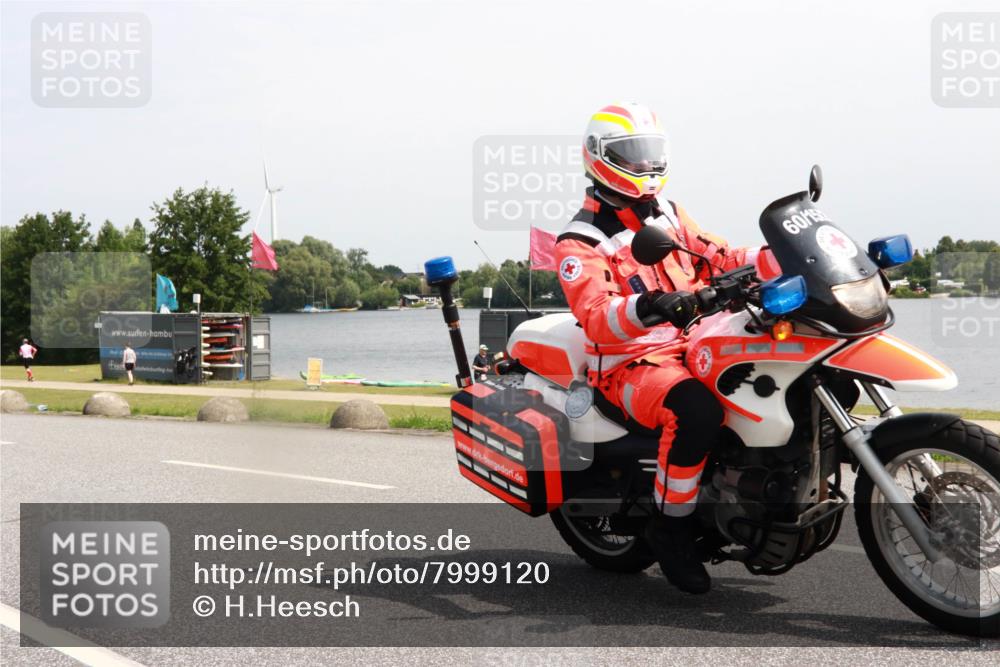 21.06.2025 - 27. Vierlanden-Triathlon H.Heesch http://msf.ph/oto/7999120 15.06.2025 11:38:41 Radfahren 716, 837 meine-sportfotos.de