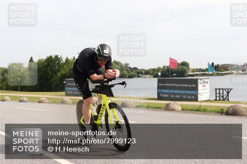 15.06.2025 - 27. Vierlanden-Triathlon H.Heesch http://msf.ph/oto/7999123 15.06.2025 10:17:34 Radfahren 86 meine-sportfotos.de