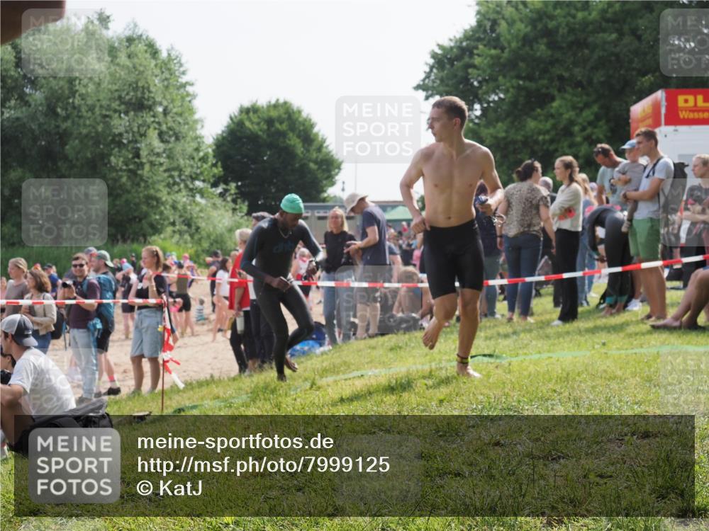 15.06.2025 - 27. Vierlanden-Triathlon KatJ http://msf.ph/oto/7999125 15.06.2025 09:56:20 Schwimmen 260, 277, 285, 314, 315, 323, 349, 357, 438 meine-sportfotos.de