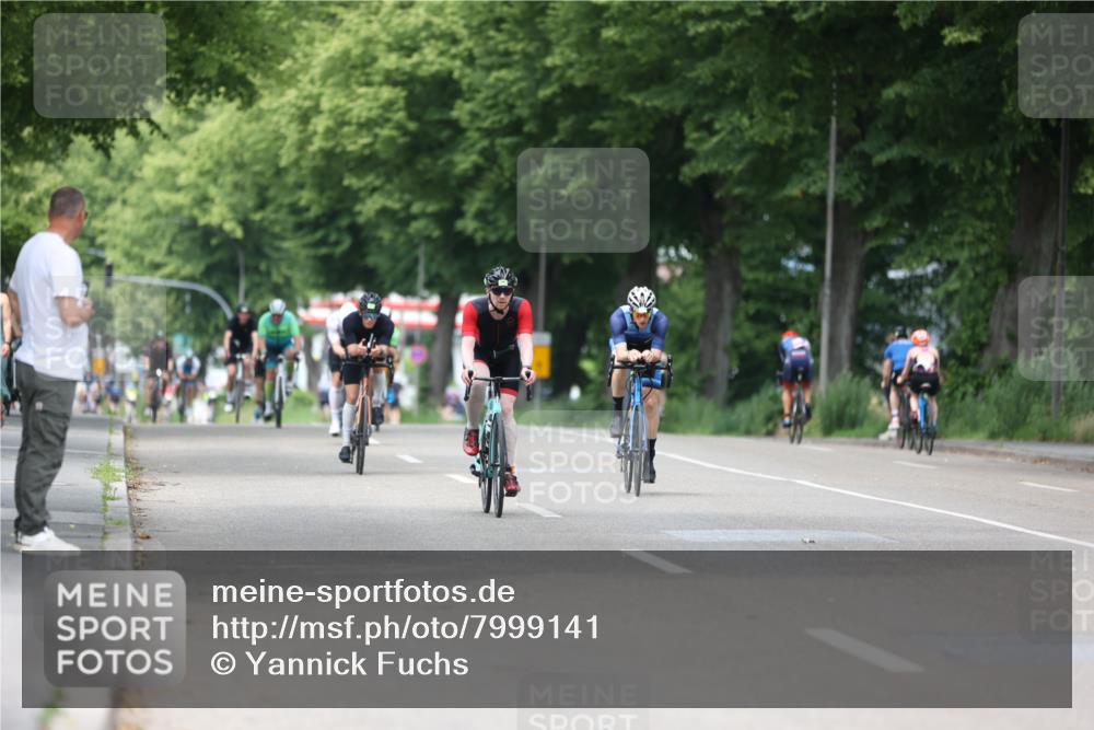 15.06.2025 - 7 Türme Triathlon Yannick Fuchs http://msf.ph/oto/7999141 15.06.2025 13:14:02 Radfahren 263, 439, 459, 501, 761, 1026, 1151, 1184 meine-sportfotos.de