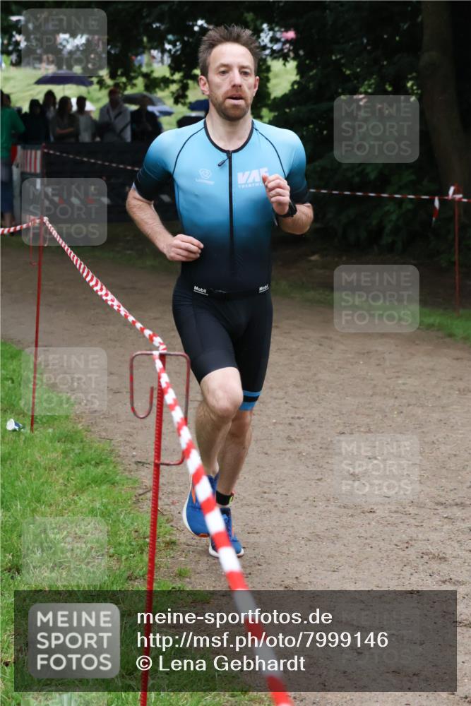 21.06.2025 - 27. Vierlanden-Triathlon Lena Gebhardt http://msf.ph/oto/7999146 15.06.2025 13:59:39 Laufen  meine-sportfotos.de