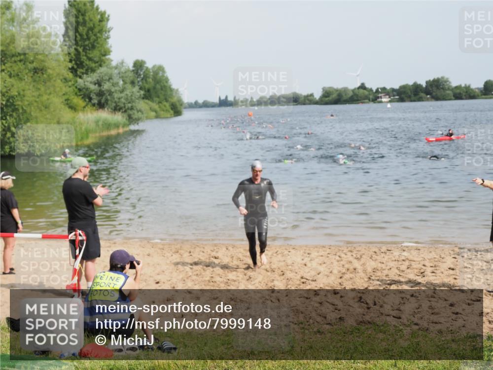 21.06.2025 - 27. Vierlanden-Triathlon MichiJ http://msf.ph/oto/7999148 15.06.2026 10:03:17 Schwimmen 406 meine-sportfotos.de