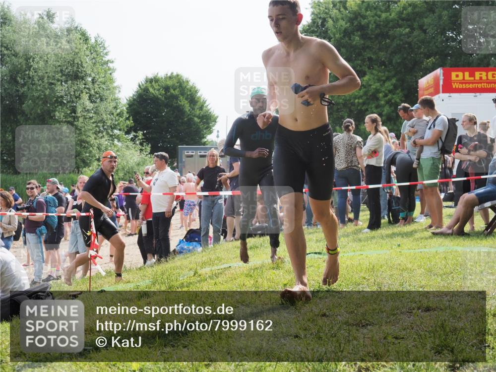 15.06.2025 - 27. Vierlanden-Triathlon KatJ http://msf.ph/oto/7999162 15.06.2025 09:56:21 Schwimmen 260, 277, 314, 315, 323, 349, 438 meine-sportfotos.de