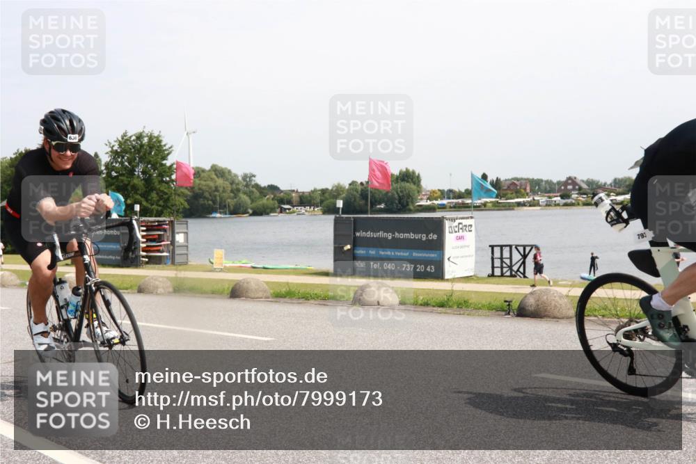 21.06.2025 - 27. Vierlanden-Triathlon H.Heesch http://msf.ph/oto/7999173 15.06.2025 11:38:46 Radfahren 636, 668, 793, 837 meine-sportfotos.de