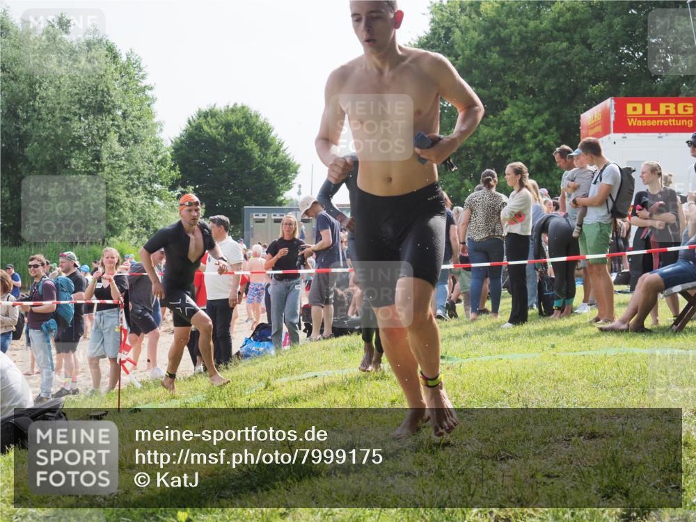 15.06.2025 - 27. Vierlanden-Triathlon KatJ http://msf.ph/oto/7999175 15.06.2025 09:56:22 Schwimmen 260, 314, 315, 323, 349, 438 meine-sportfotos.de