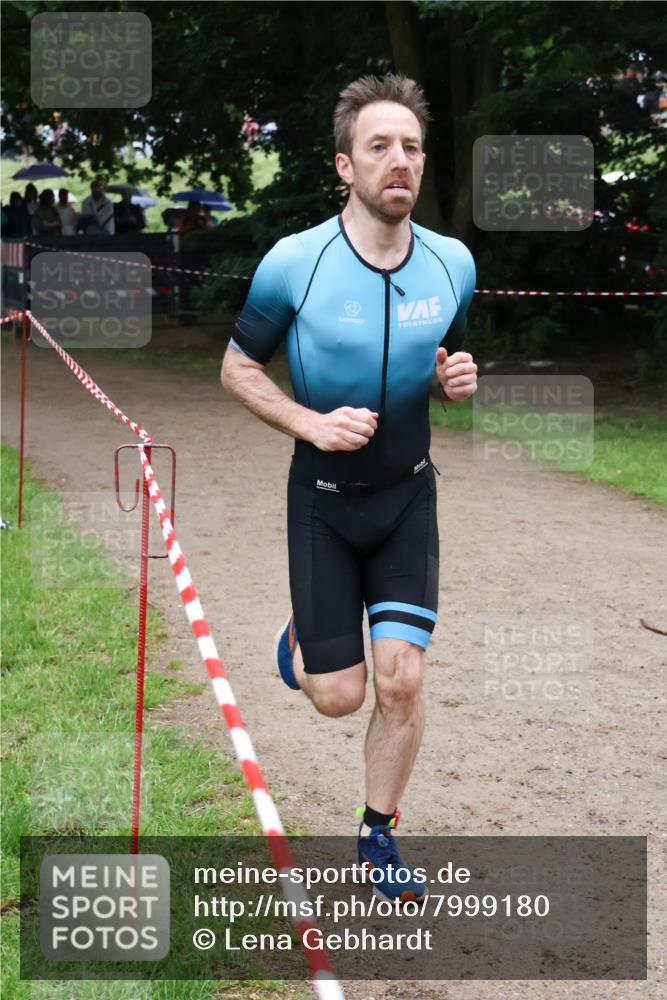 21.06.2025 - 27. Vierlanden-Triathlon Lena Gebhardt http://msf.ph/oto/7999180 15.06.2025 13:59:39 Laufen  meine-sportfotos.de