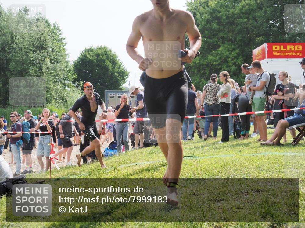 15.06.2025 - 27. Vierlanden-Triathlon KatJ http://msf.ph/oto/7999183 15.06.2025 09:56:22 Schwimmen 260, 314, 315, 323, 349, 438 meine-sportfotos.de