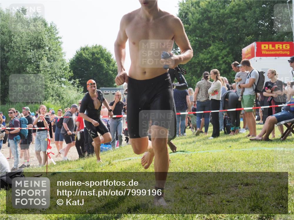 15.06.2025 - 27. Vierlanden-Triathlon KatJ http://msf.ph/oto/7999196 15.06.2025 09:56:22 Schwimmen 260, 314, 315, 323, 349, 438 meine-sportfotos.de