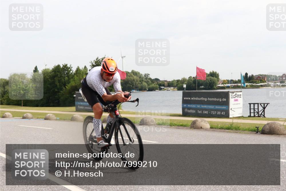 15.06.2025 - 27. Vierlanden-Triathlon H.Heesch http://msf.ph/oto/7999210 15.06.2025 10:20:38 Radfahren 71, 181, 182, 227, 513 meine-sportfotos.de