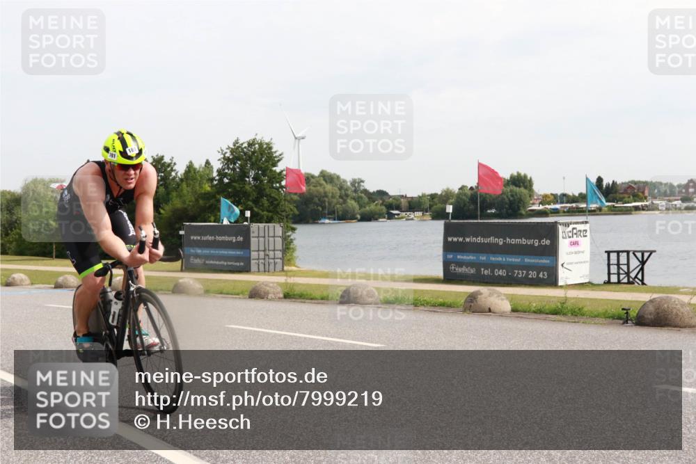 15.06.2025 - 27. Vierlanden-Triathlon H.Heesch http://msf.ph/oto/7999219 15.06.2025 10:20:38 Radfahren 71, 181, 182, 227, 513 meine-sportfotos.de