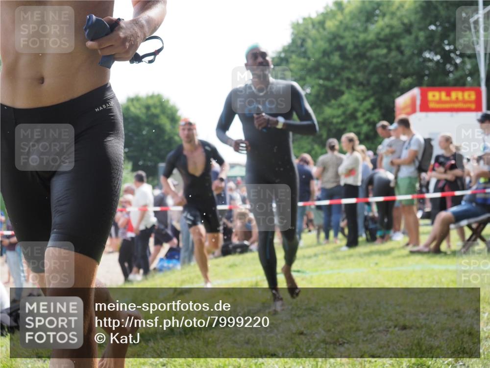15.06.2025 - 27. Vierlanden-Triathlon KatJ http://msf.ph/oto/7999220 15.06.2025 09:56:23 Schwimmen 260, 314, 315, 323, 349, 438 meine-sportfotos.de