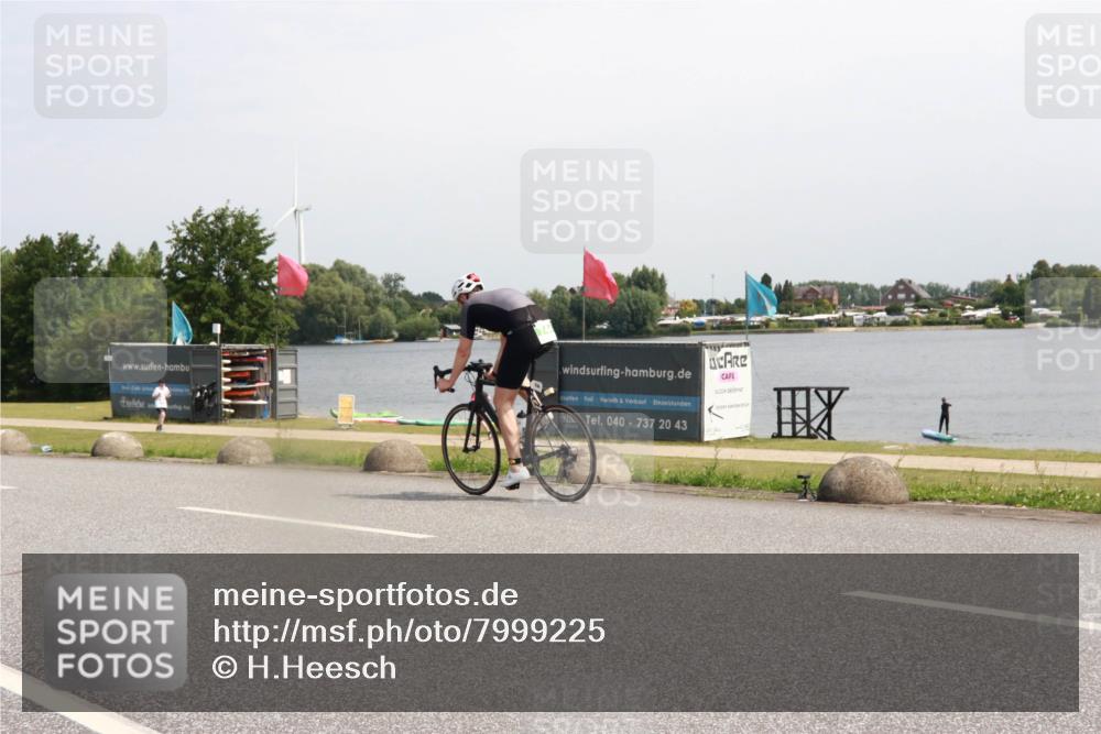 21.06.2025 - 27. Vierlanden-Triathlon H.Heesch http://msf.ph/oto/7999225 15.06.2025 11:38:50 Radfahren 636, 668, 793 meine-sportfotos.de