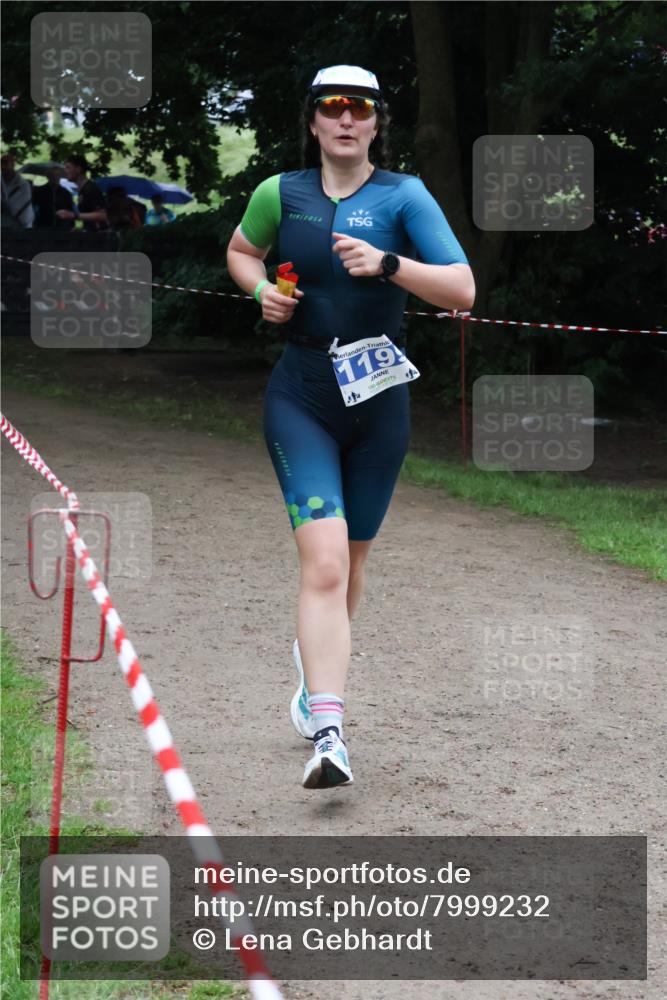 21.06.2025 - 27. Vierlanden-Triathlon Lena Gebhardt http://msf.ph/oto/7999232 15.06.2025 13:59:44 Laufen 119 meine-sportfotos.de