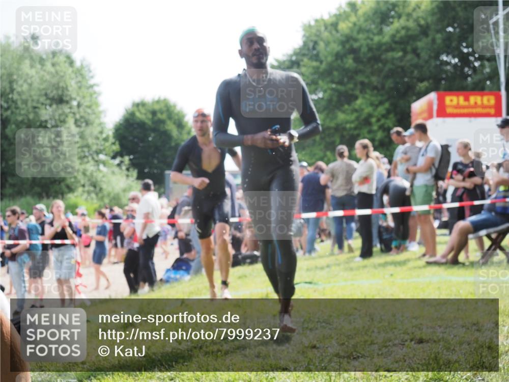 15.06.2025 - 27. Vierlanden-Triathlon KatJ http://msf.ph/oto/7999237 15.06.2025 09:56:23 Schwimmen 260, 314, 315, 323, 349, 438 meine-sportfotos.de