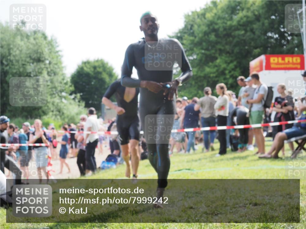 15.06.2025 - 27. Vierlanden-Triathlon KatJ http://msf.ph/oto/7999242 15.06.2025 09:56:23 Schwimmen 260, 314, 315, 323, 349, 438 meine-sportfotos.de