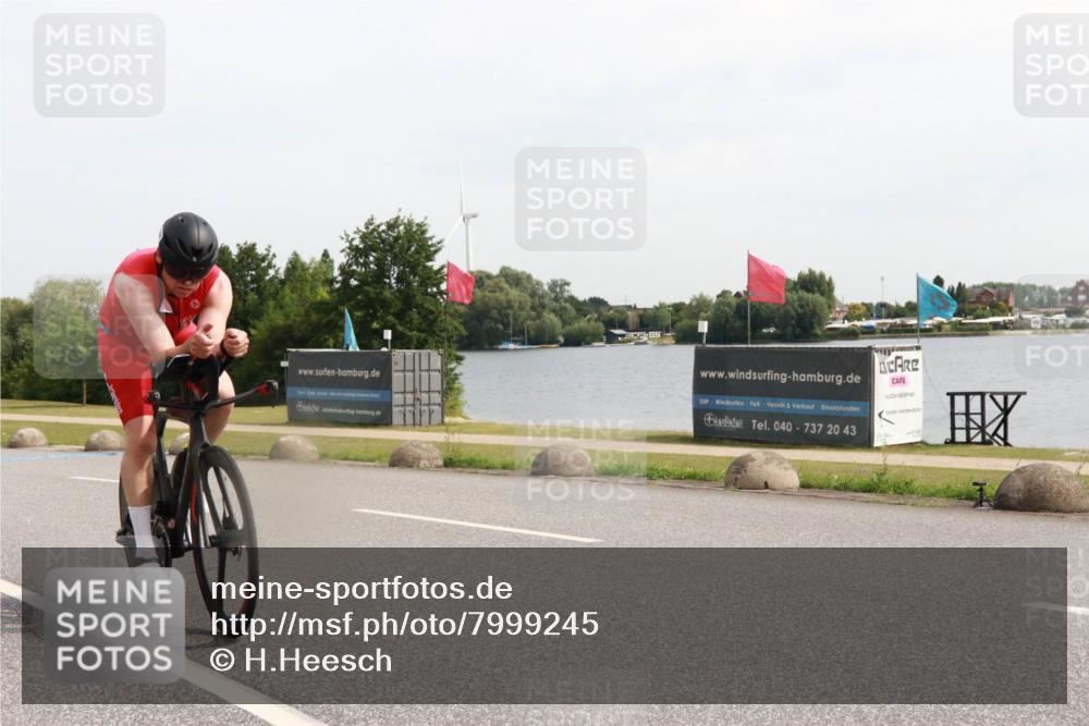 15.06.2025 - 27. Vierlanden-Triathlon H.Heesch http://msf.ph/oto/7999245 15.06.2025 10:21:18 Radfahren 108, 168, 540 meine-sportfotos.de