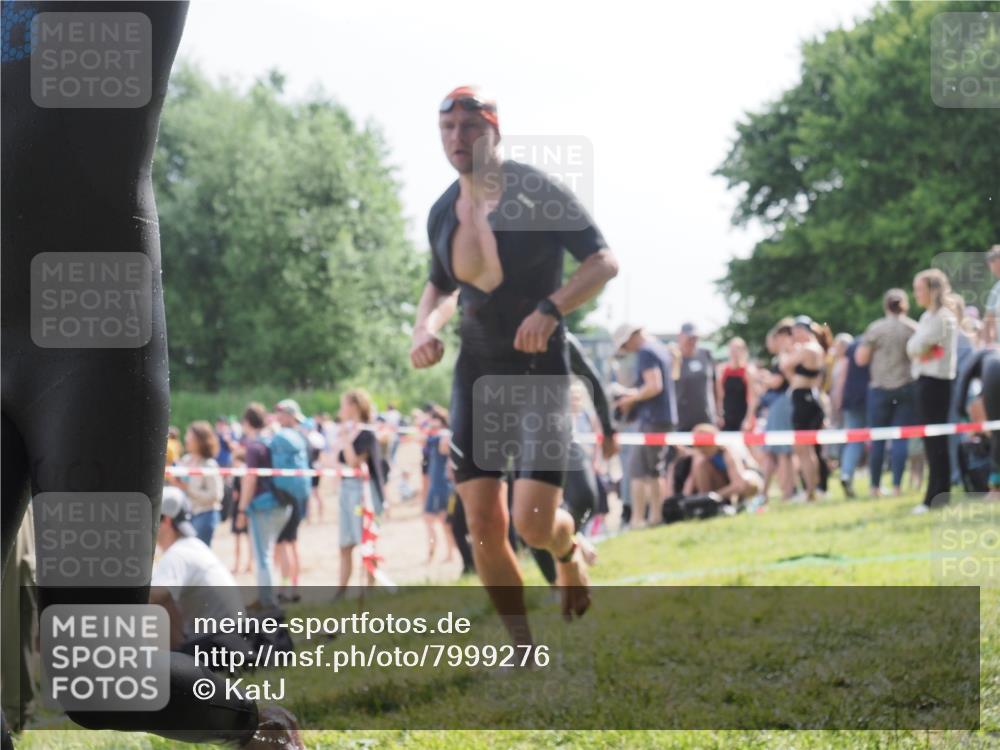 15.06.2025 - 27. Vierlanden-Triathlon KatJ http://msf.ph/oto/7999276 15.06.2025 09:56:24 Schwimmen 260, 314, 315, 323, 349, 438 meine-sportfotos.de