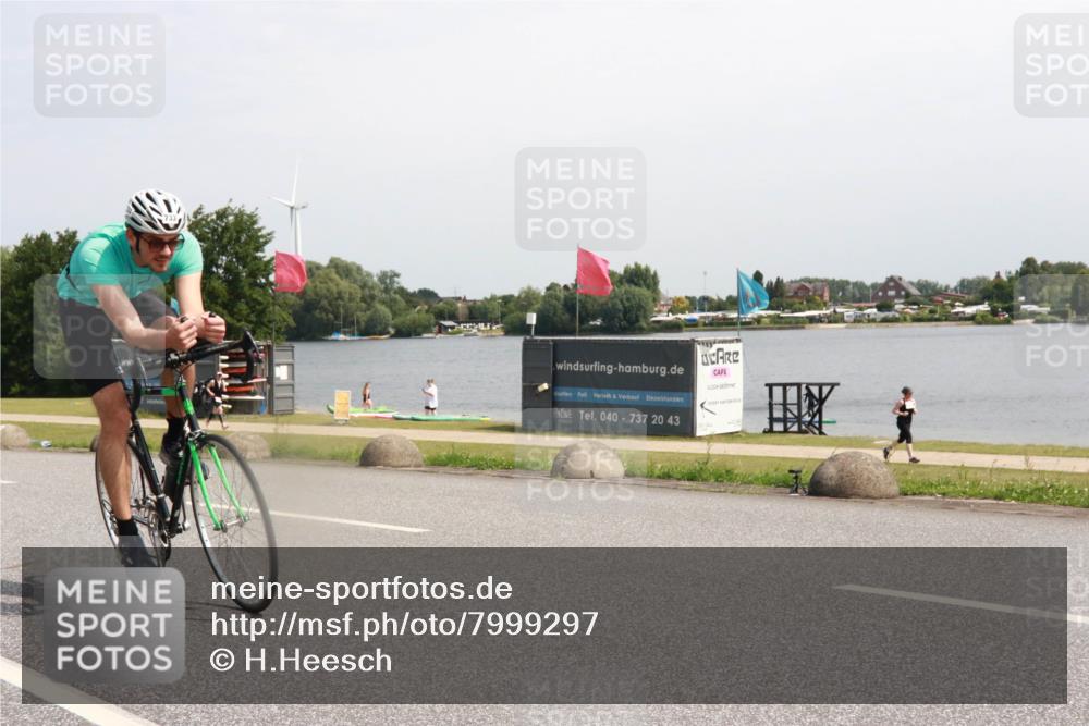 21.06.2025 - 27. Vierlanden-Triathlon H.Heesch http://msf.ph/oto/7999297 15.06.2025 11:39:08 Radfahren 227, 643, 732, 733 meine-sportfotos.de