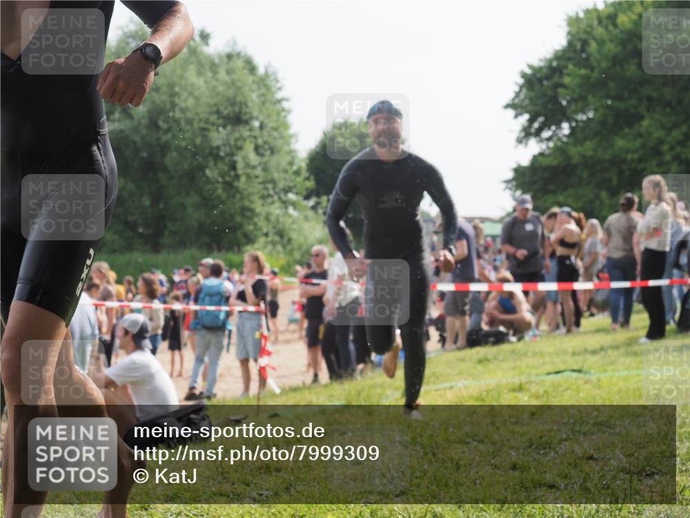 15.06.2025 - 27. Vierlanden-Triathlon KatJ http://msf.ph/oto/7999309 15.06.2025 09:56:25 Schwimmen 260, 314, 315, 323, 438 meine-sportfotos.de