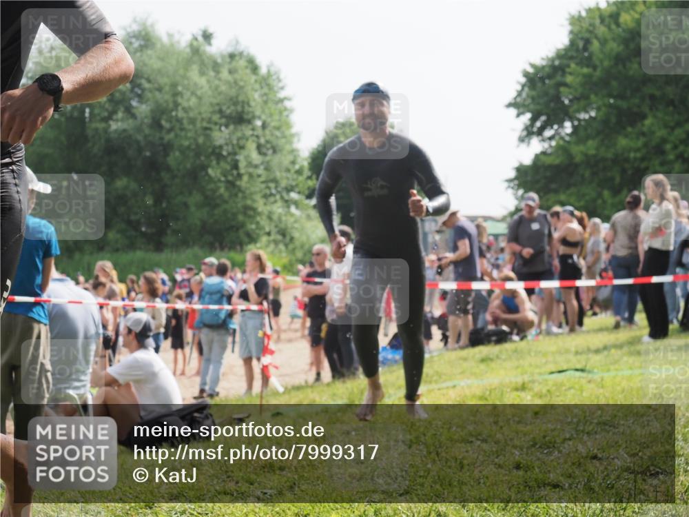 15.06.2025 - 27. Vierlanden-Triathlon KatJ http://msf.ph/oto/7999317 15.06.2025 09:56:25 Schwimmen 260, 314, 315, 323, 438 meine-sportfotos.de