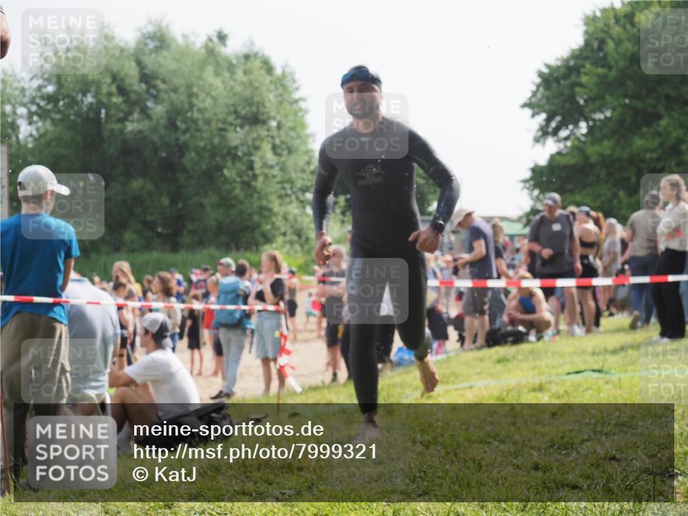 15.06.2025 - 27. Vierlanden-Triathlon KatJ http://msf.ph/oto/7999321 15.06.2025 09:56:25 Schwimmen 260, 314, 315, 323, 438 meine-sportfotos.de