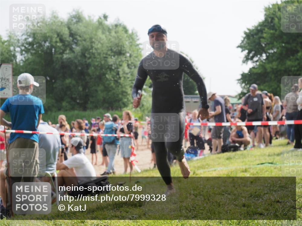 15.06.2025 - 27. Vierlanden-Triathlon KatJ http://msf.ph/oto/7999328 15.06.2025 09:56:25 Schwimmen 260, 314, 315, 323, 438 meine-sportfotos.de