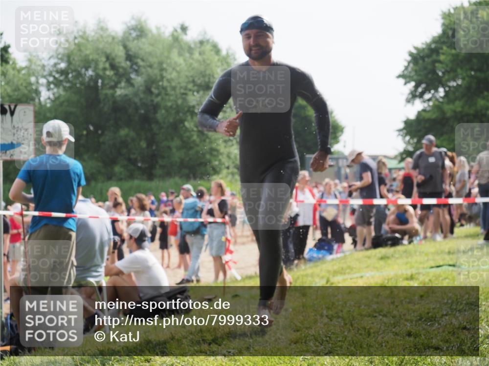 15.06.2025 - 27. Vierlanden-Triathlon KatJ http://msf.ph/oto/7999333 15.06.2025 09:56:25 Schwimmen 260, 314, 315, 323, 438 meine-sportfotos.de
