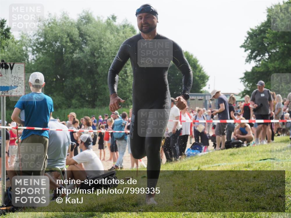 15.06.2025 - 27. Vierlanden-Triathlon KatJ http://msf.ph/oto/7999335 15.06.2025 09:56:26 Schwimmen 260, 314, 315, 323, 438 meine-sportfotos.de